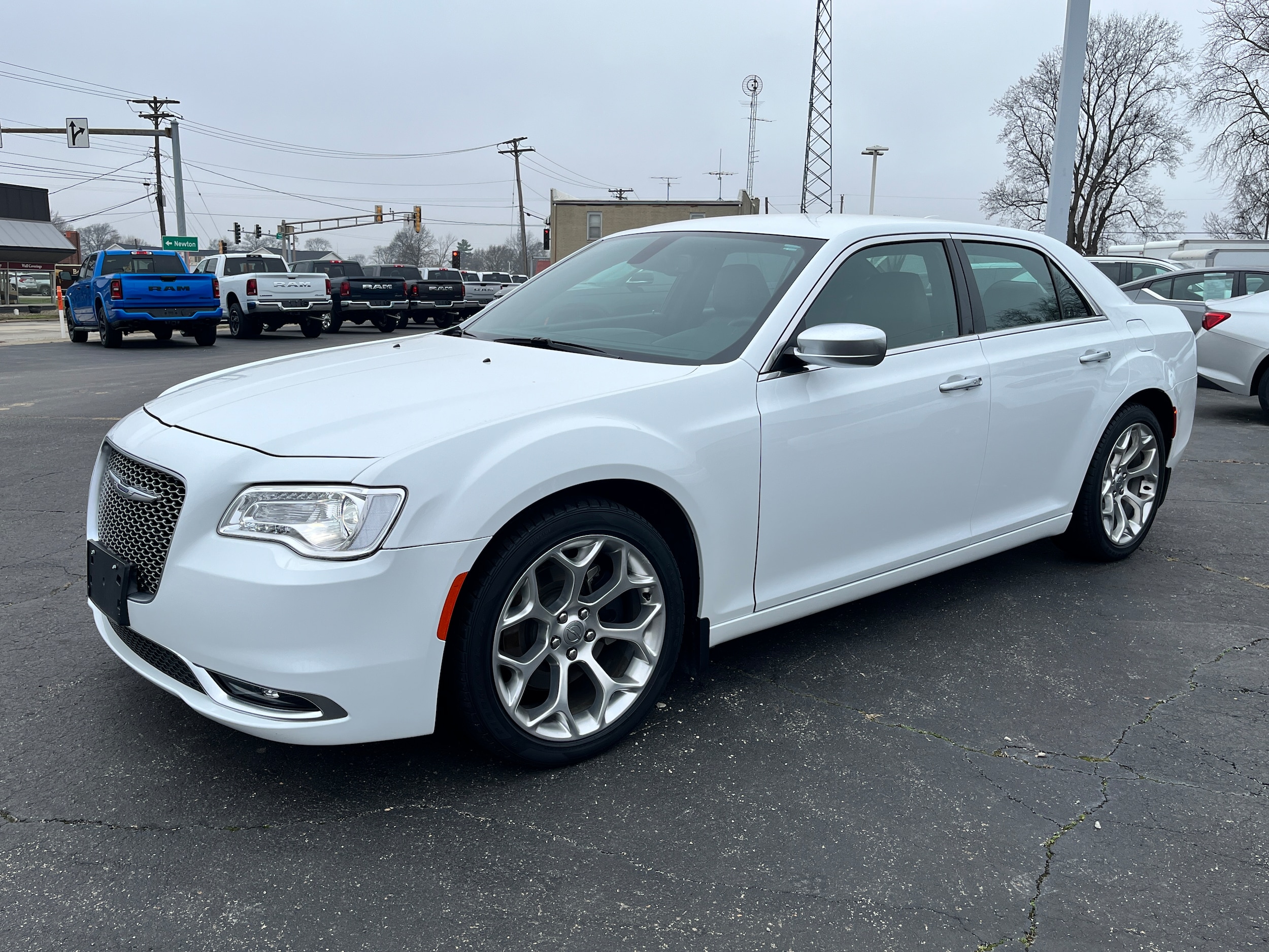 2018 Chrysler 300 C's photo