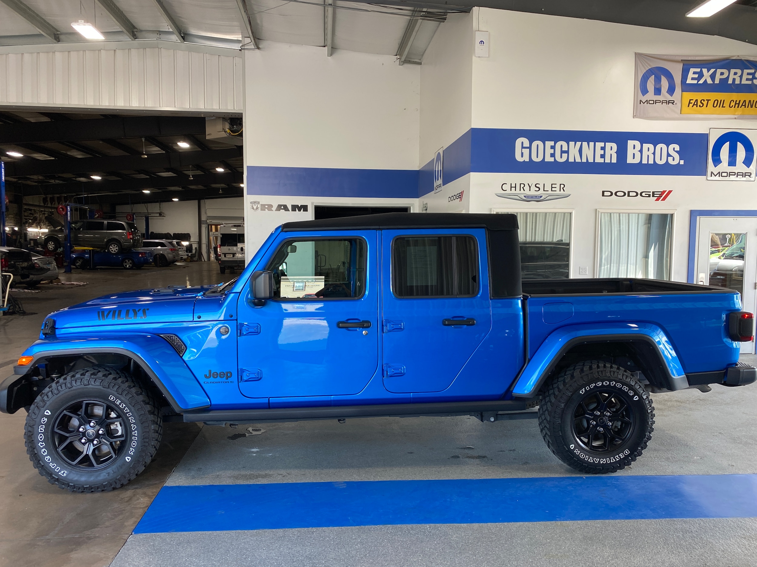 2024 Jeep Gladiator Willys - Photo 10