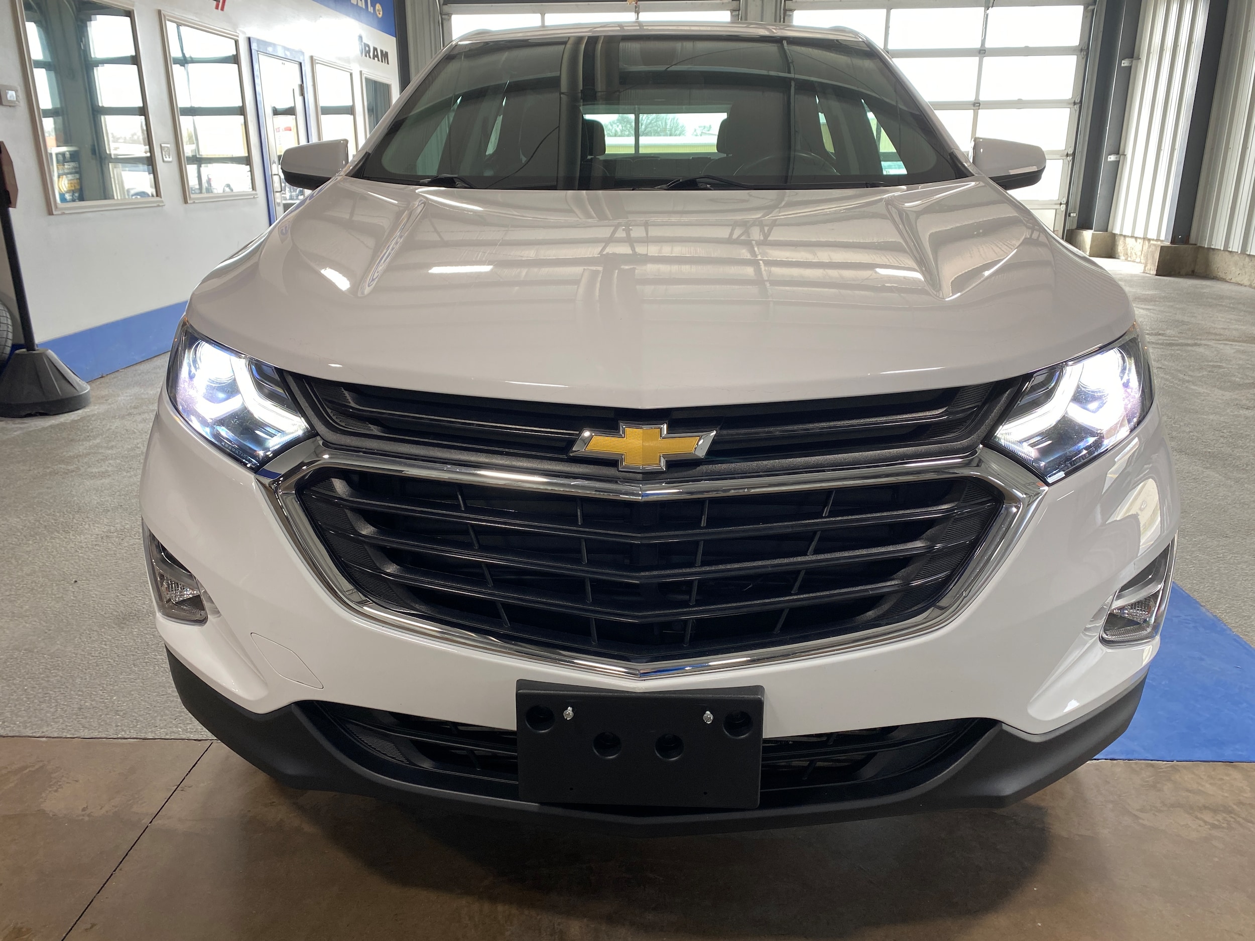 Used 2019 Chevrolet Equinox LT with VIN 3GNAXKEV8KS573201 for sale in Effingham, IL