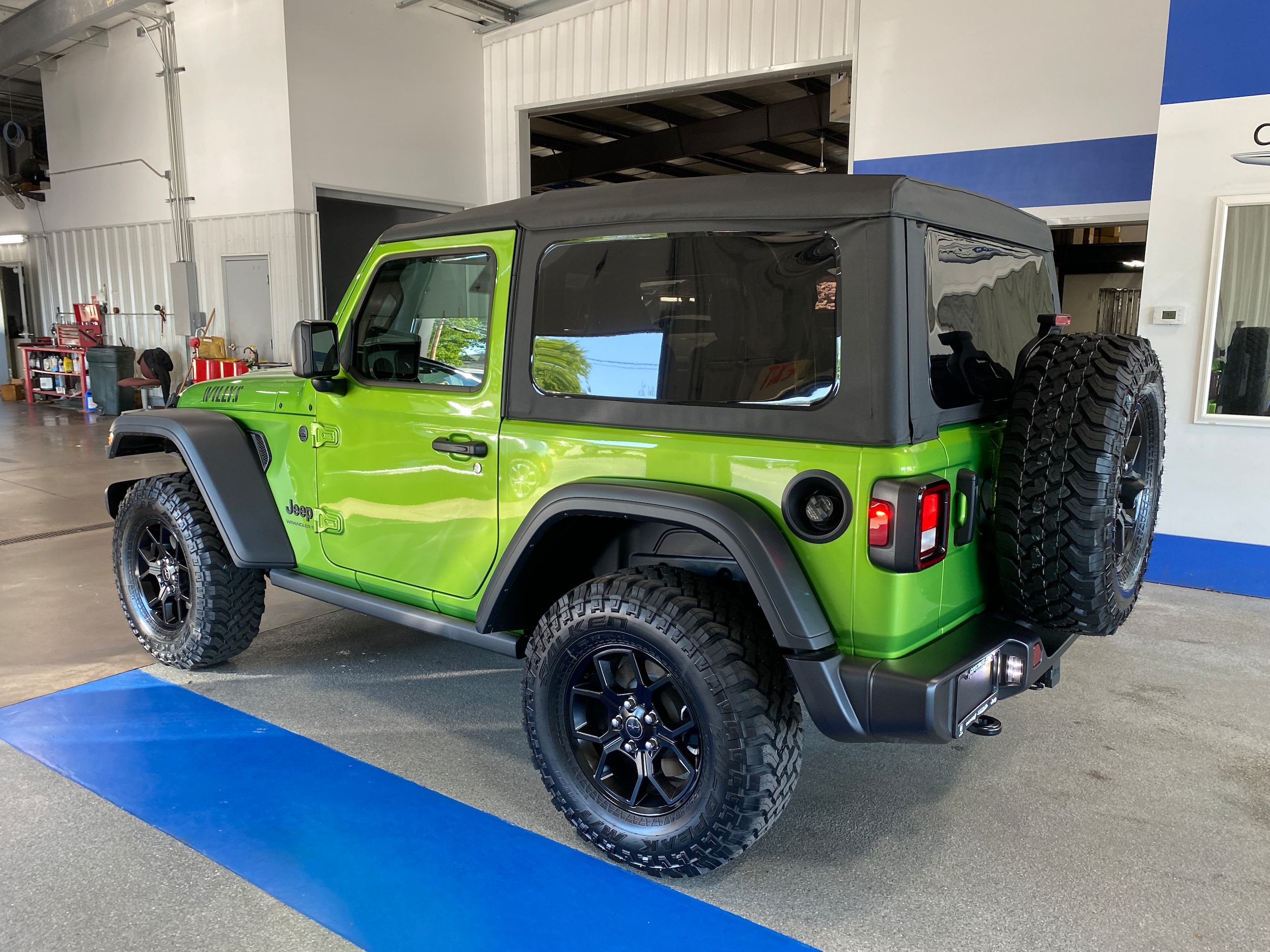 2025 Jeep Wrangler 2-Door Willys - Photo 9