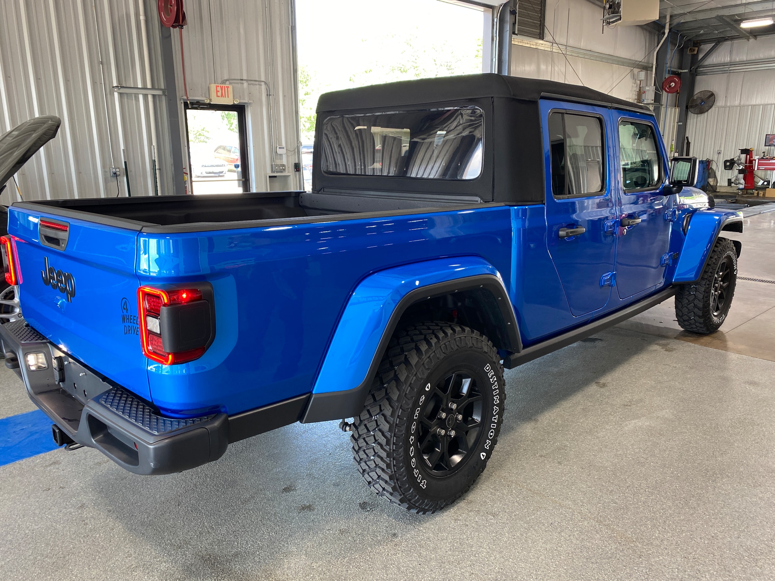 2024 Jeep Gladiator Willys - Photo 6