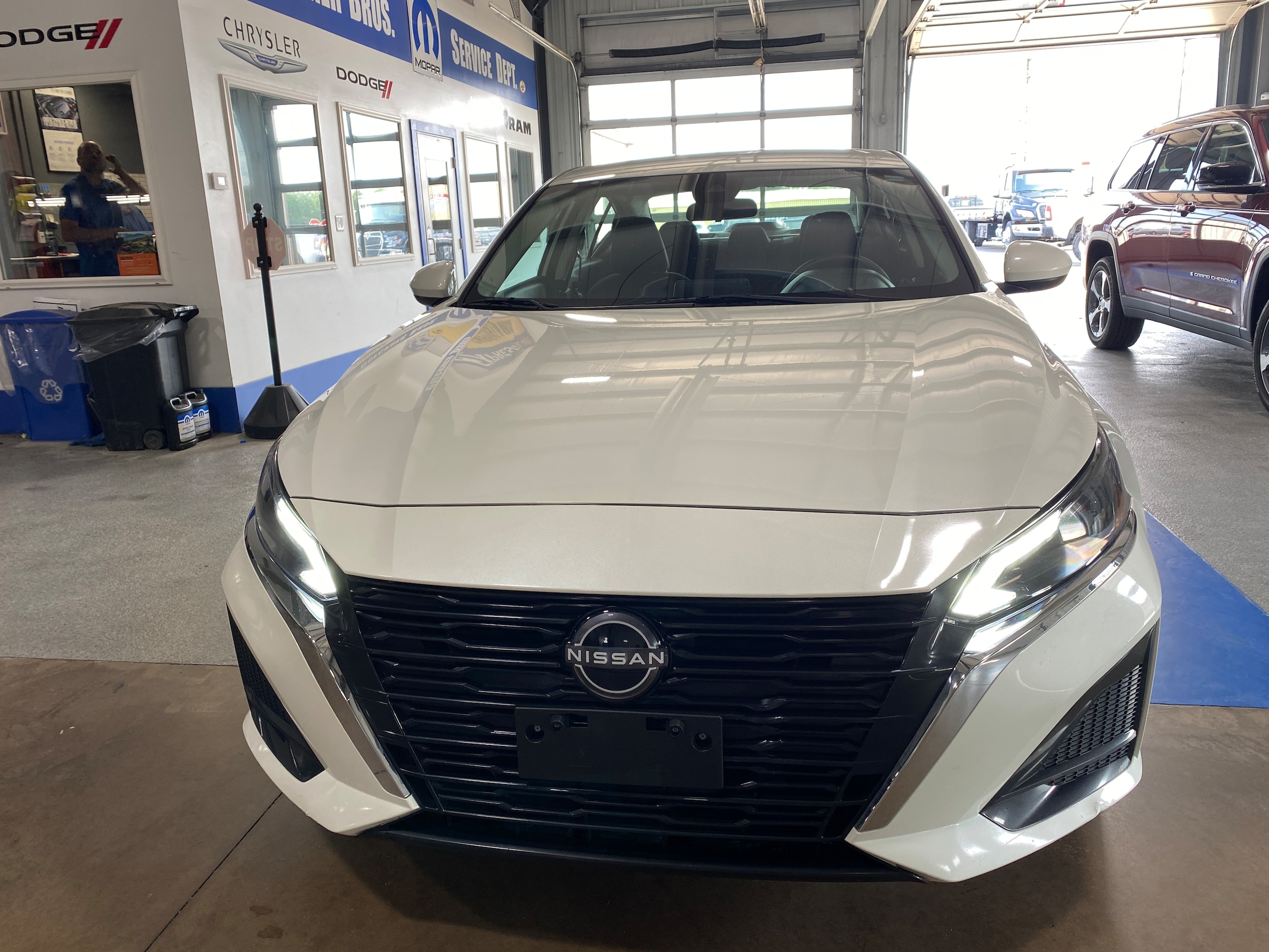Used 2023 Nissan Altima SV with VIN 1N4BL4DVXPN341969 for sale in Effingham, IL