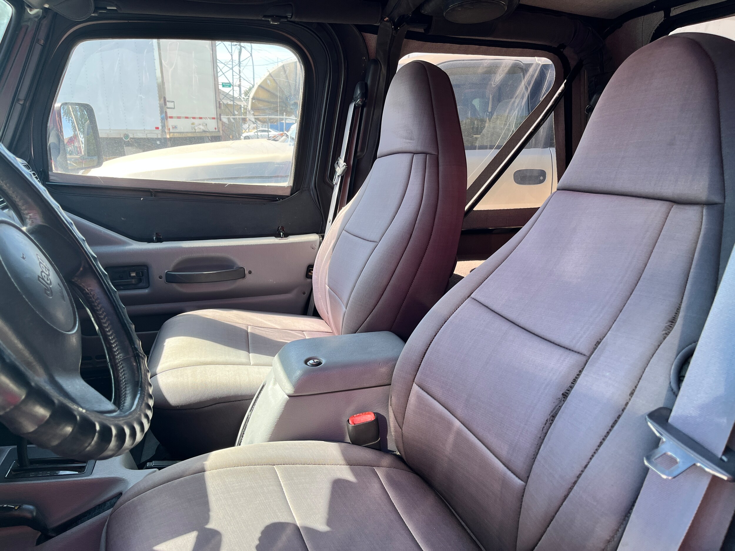 1998 Jeep Wrangler Sport photo 2