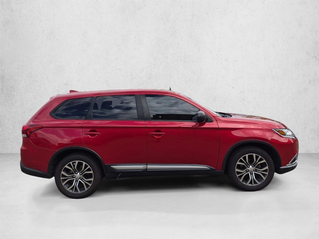Used 2017 Mitsubishi Outlander ES CUV