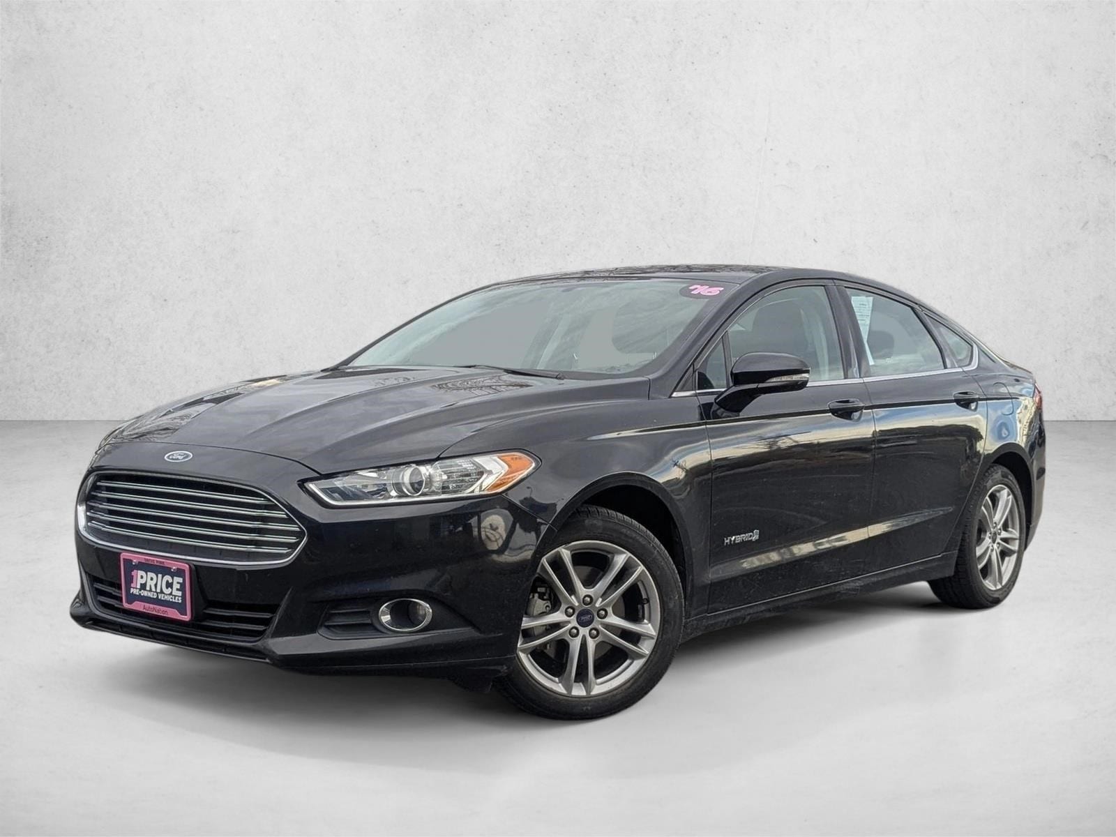 2016 Ford Fusion Hybrid SE's photo