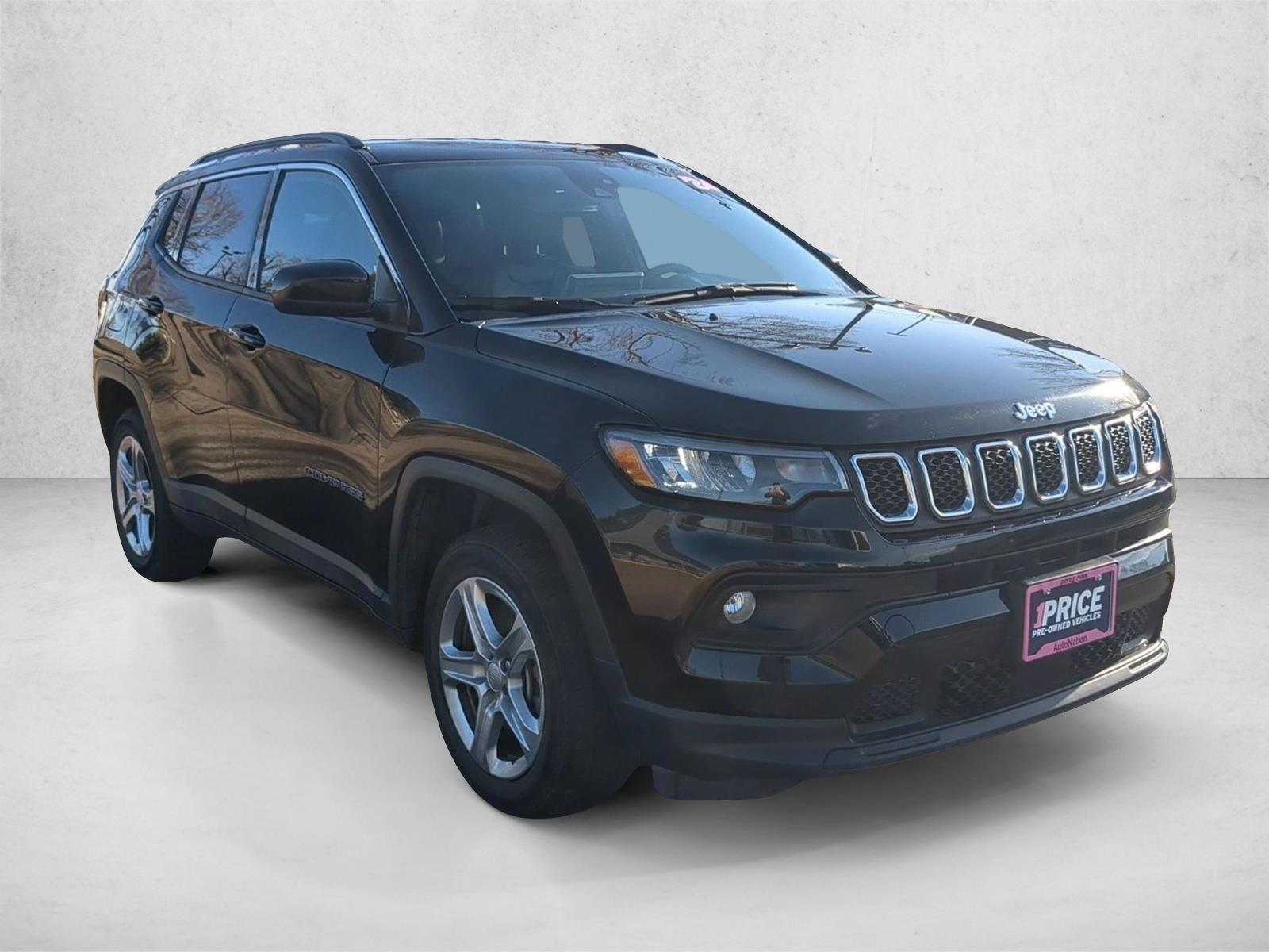 2024 Jeep Compass Latitude photo 2