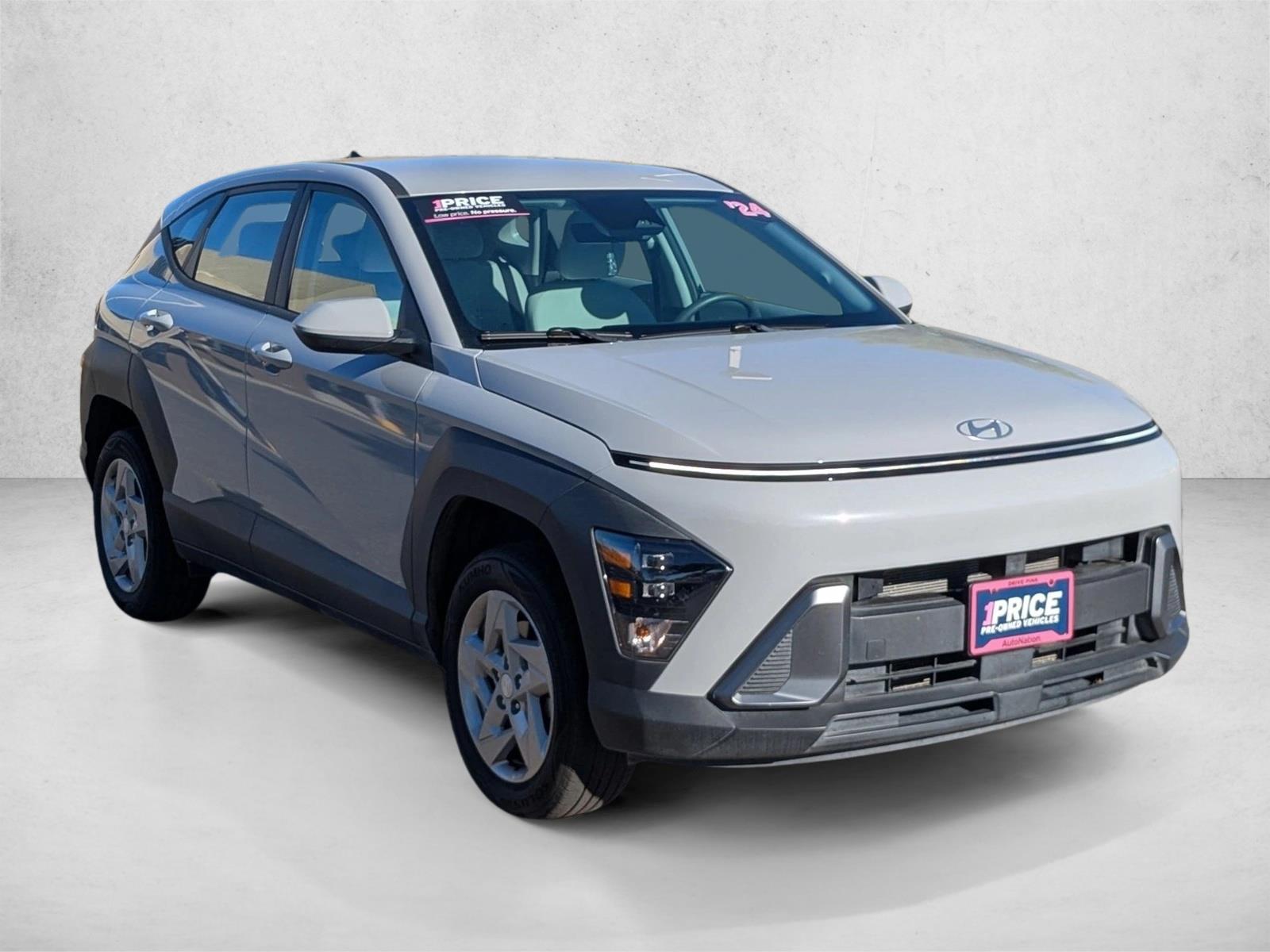 2024 Hyundai Kona SE photo 3