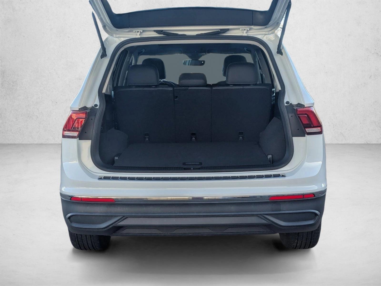 2022 Volkswagen Tiguan SE photo 3