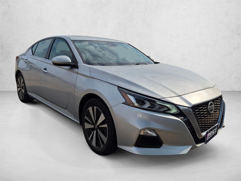 Used 2022 Nissan Altima 2.5 SV Sedan