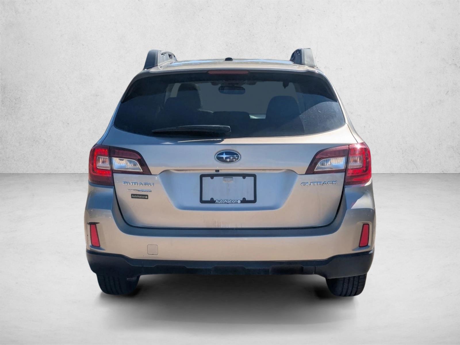 2015 Subaru Outback 2.5i Limited photo 3