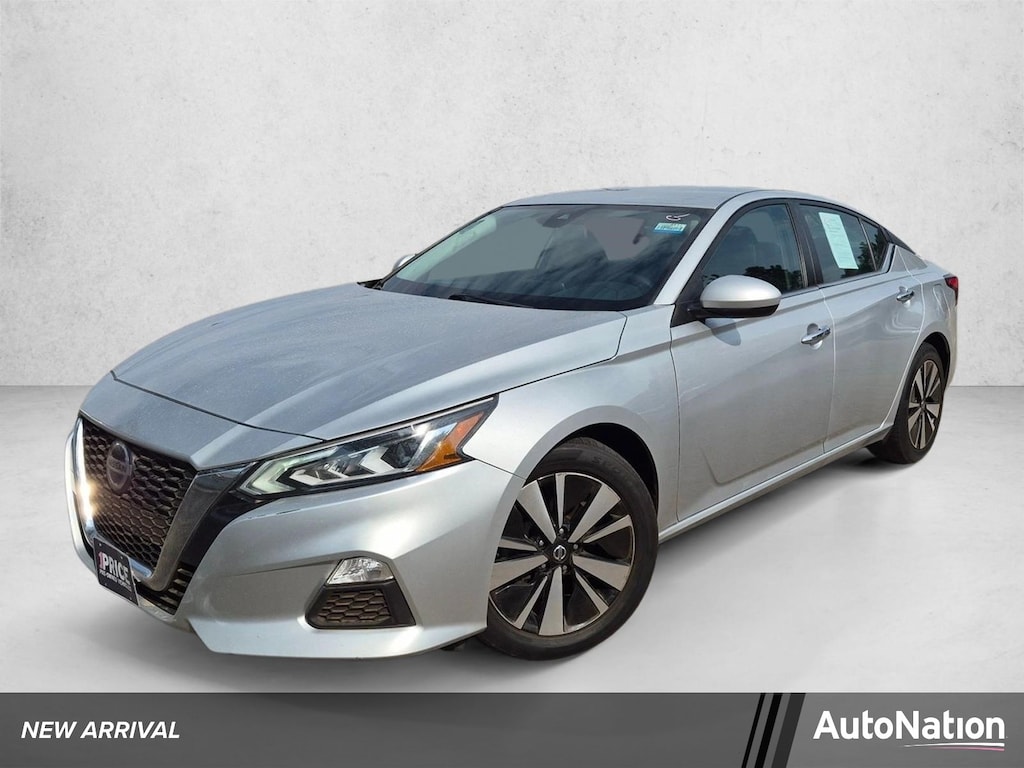 Used 2022 Nissan Altima 2.5 SV Sedan
