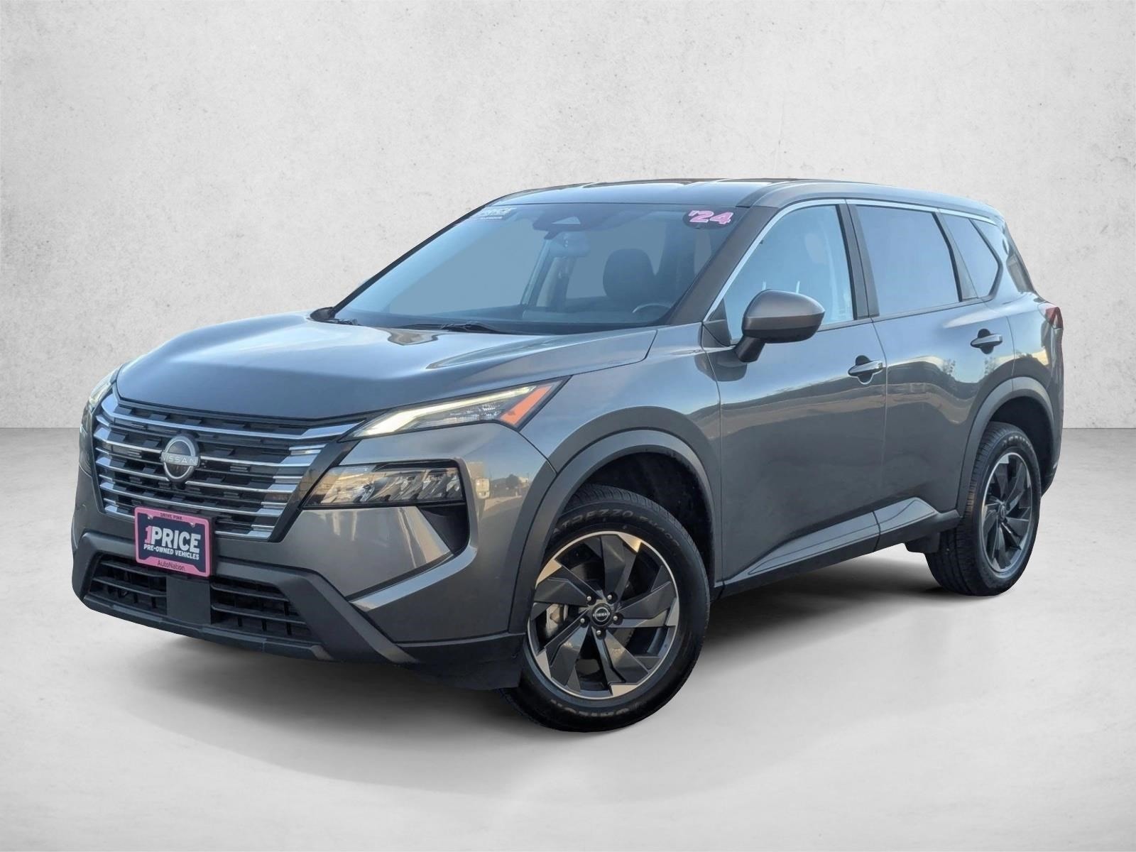2024 Nissan Rogue SV's photo