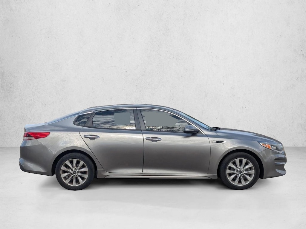 Used 2017 Kia Optima LX Sedan