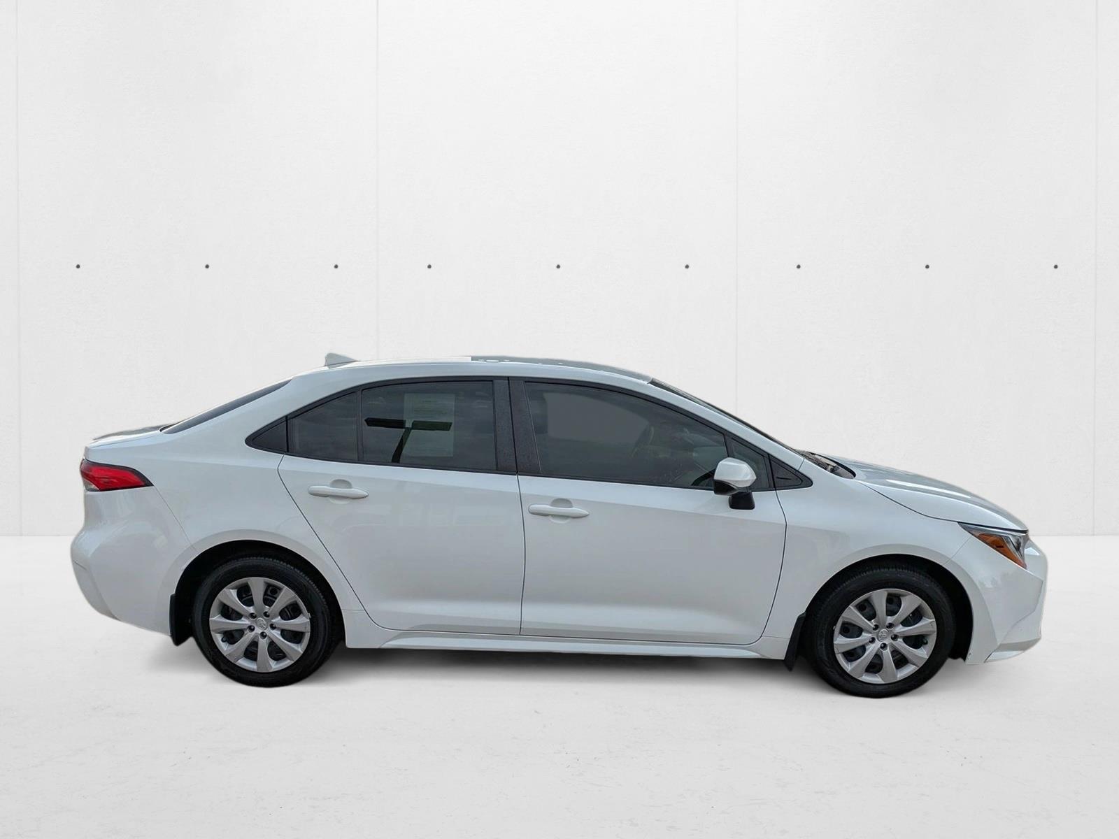2022 Toyota Corolla LE photo 4