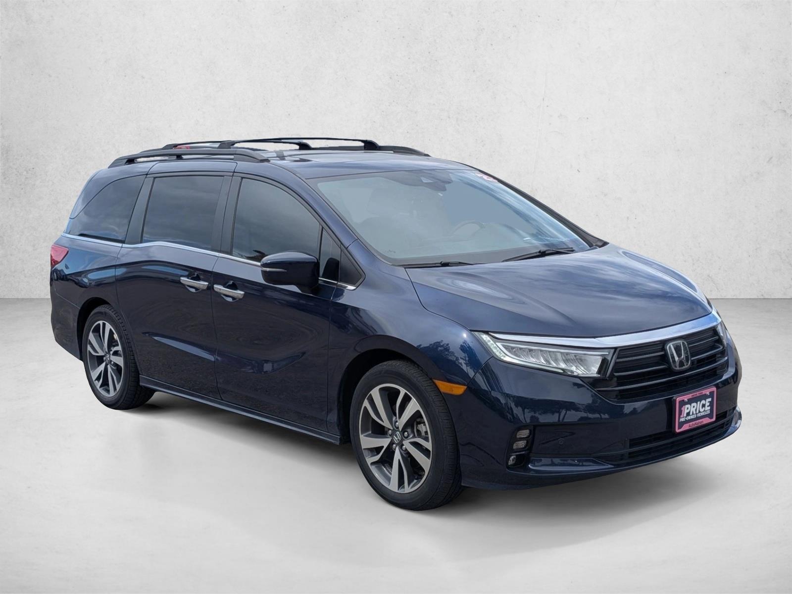 2023 Honda Odyssey Touring photo 3