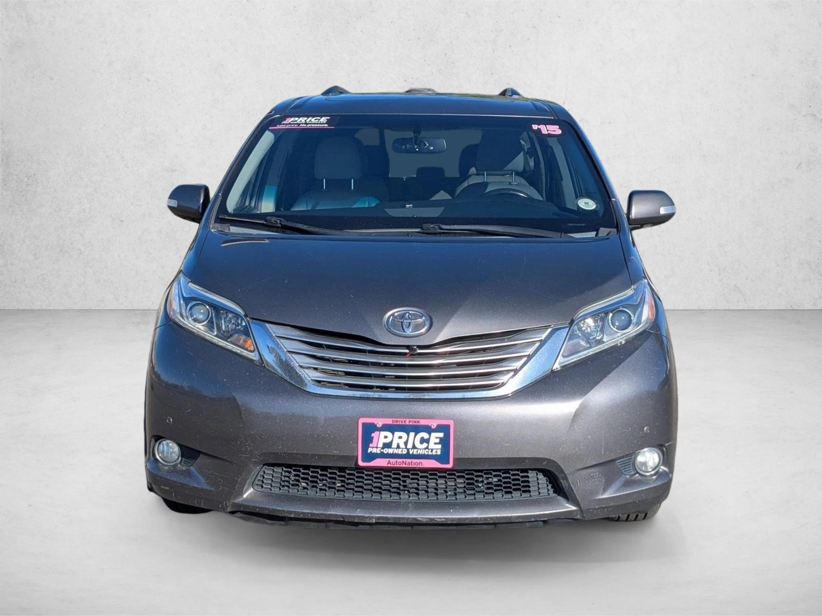 2015 Toyota Sienna Limited photo 2