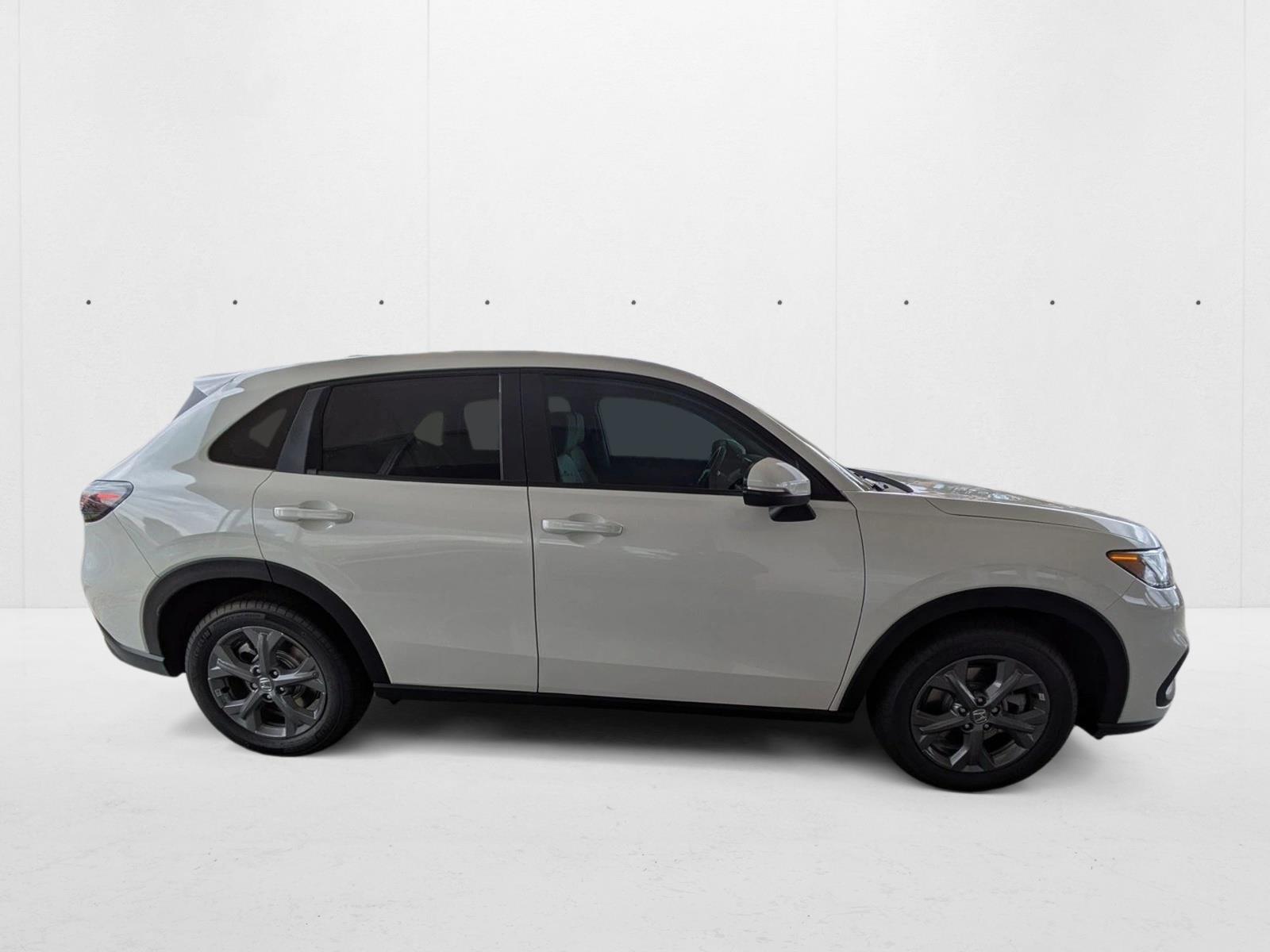 2026 Honda HR-V LX photo 2