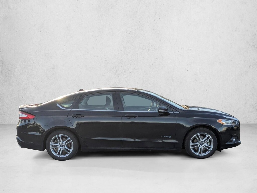 Used 2016 Ford Fusion Hybrid SE Sedan