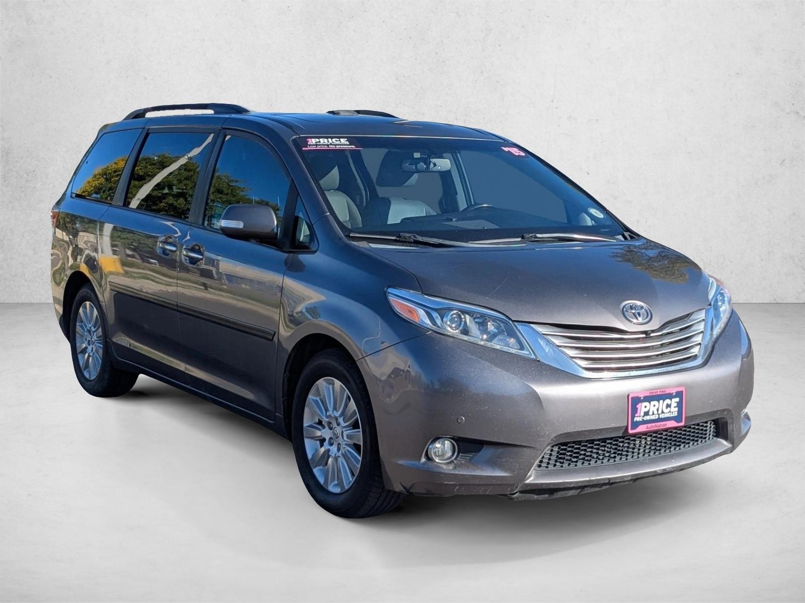2015 Toyota Sienna Limited photo 3