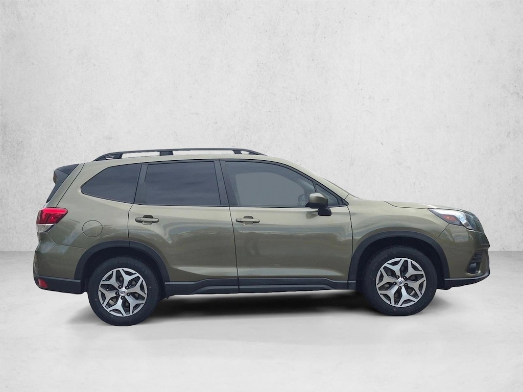 Used 2024 Subaru Forester Premium SUV