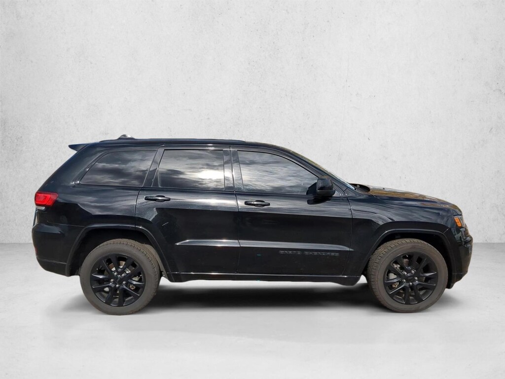 Used 2018 Jeep Grand Cherokee Laredo 4x4 SUV