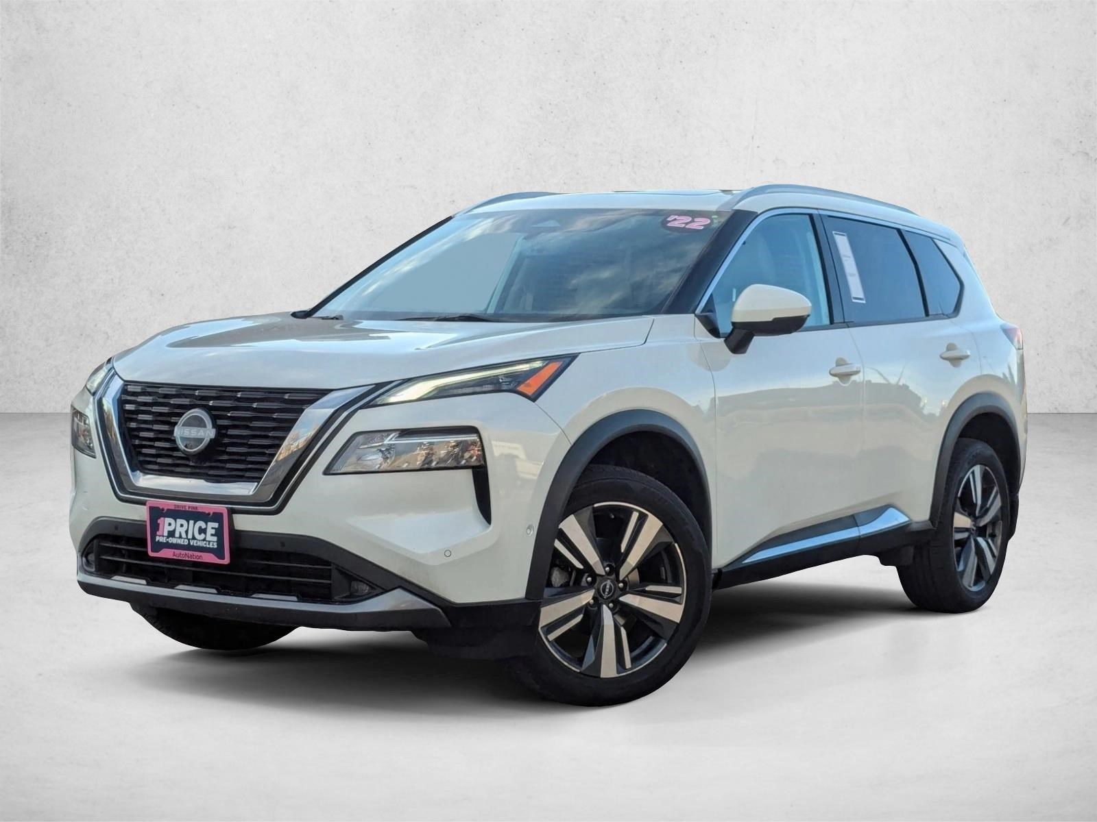 2022 Nissan Rogue SL's photo