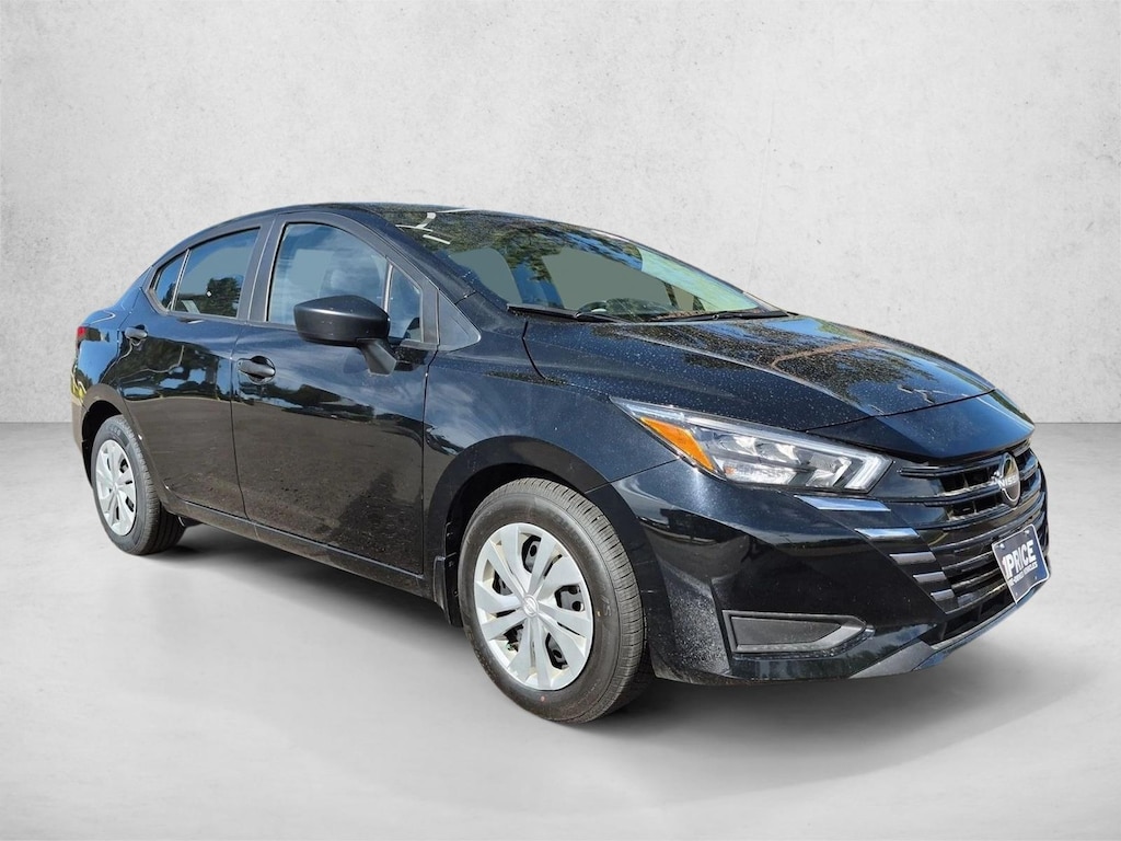 Used 2017 Nissan Versa 1.6 SV Sedan