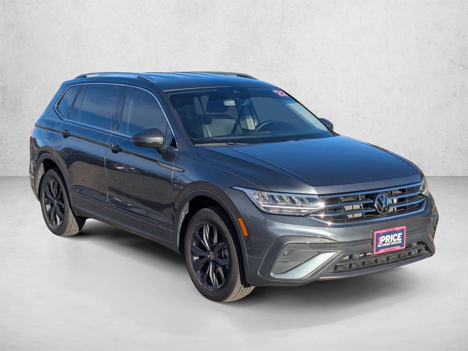 2022 Volkswagen Tiguan SE photo 2