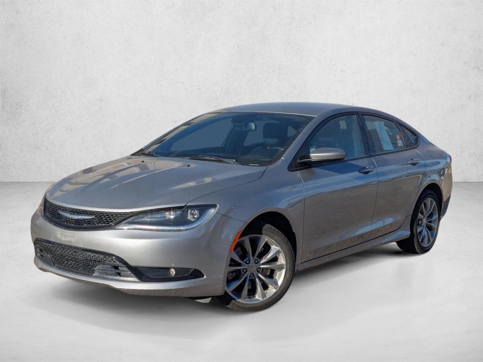 2015 Chrysler 200 S's photo