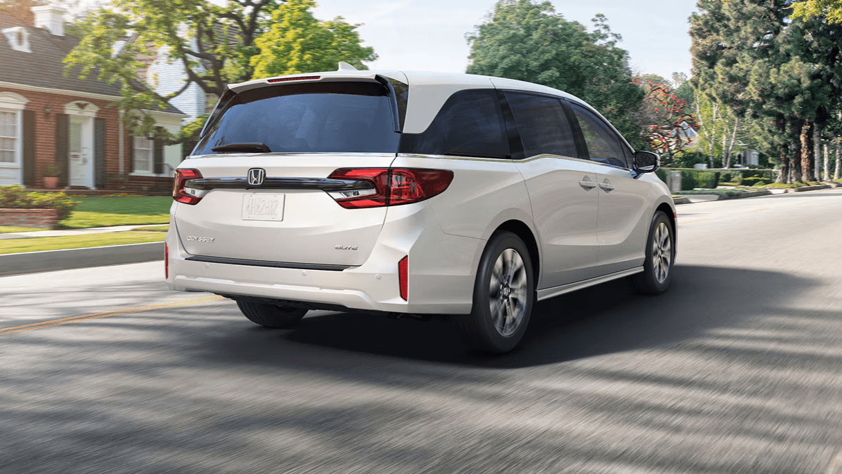 Honda Odyssey in Platinum White Pearl