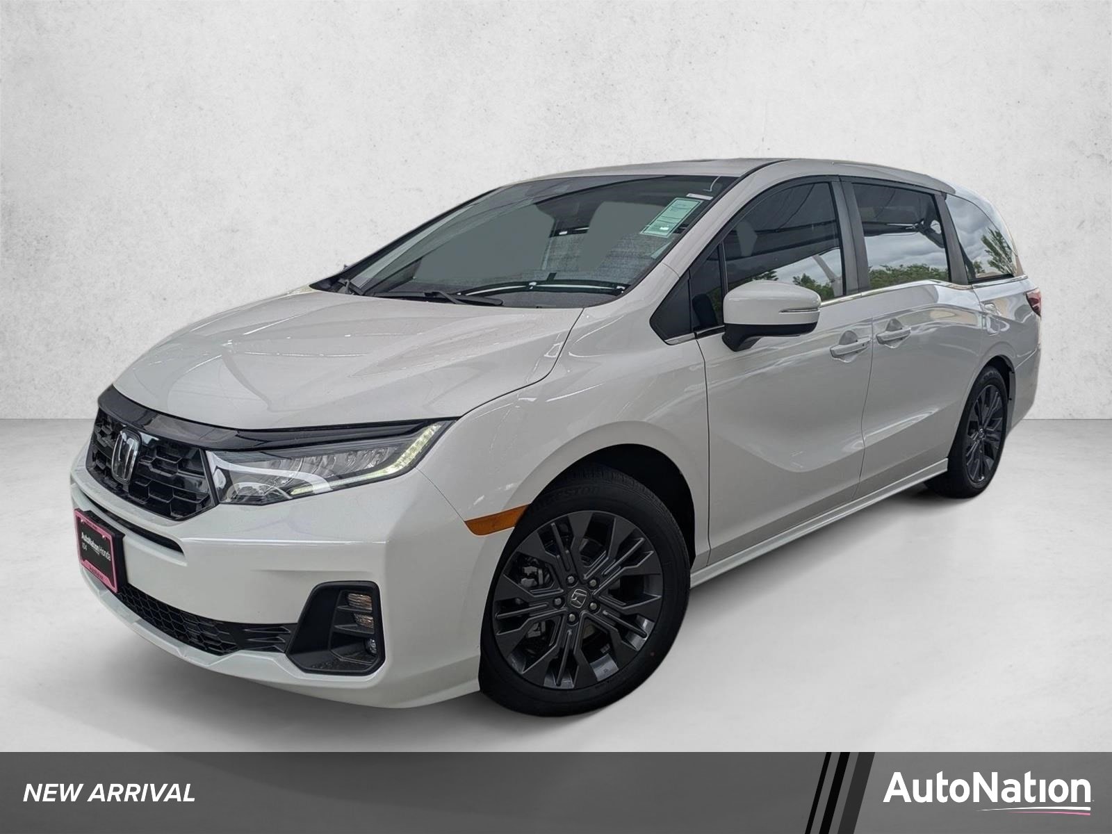 2026 Honda Odyssey Touring's photo