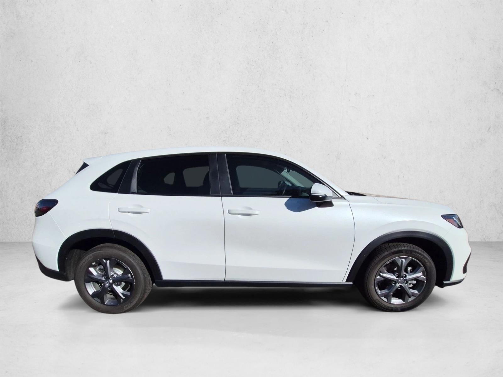 2027 Honda HR-V LX - Photo 4
