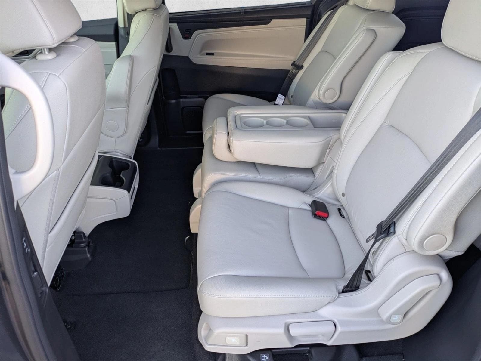 2026 Honda Odyssey EX-L - Photo 17