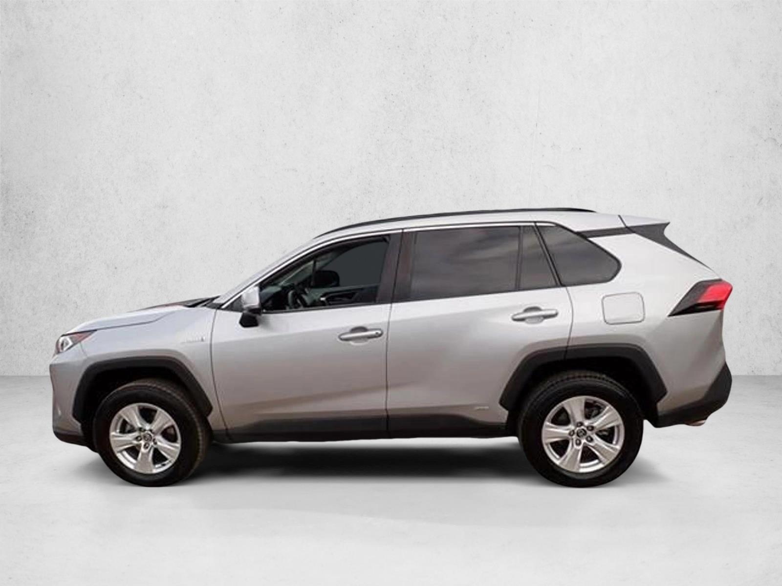 2020 Toyota RAV4 Hybrid XLE photo 2