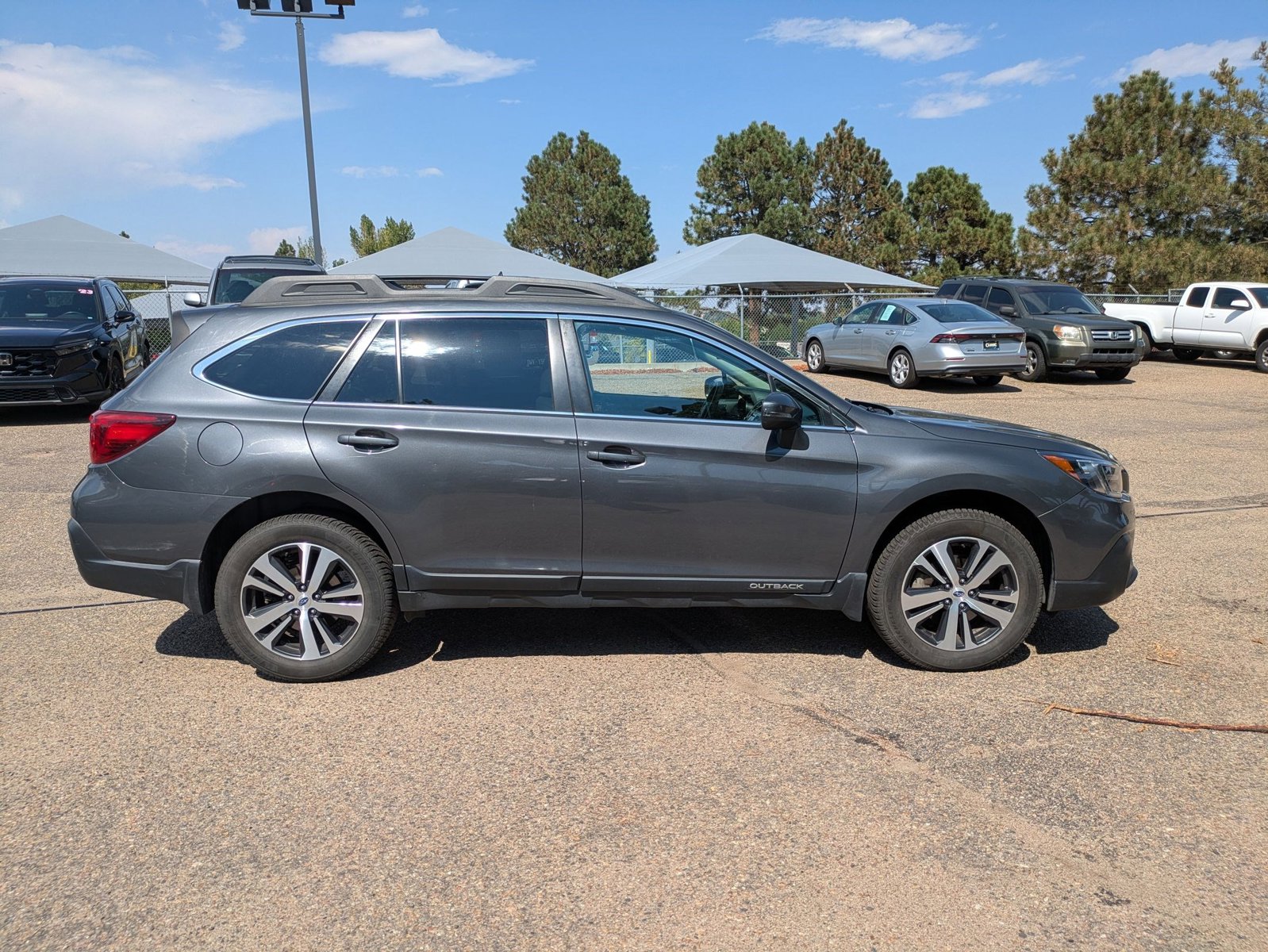 2018 Subaru Outback 2.5i Limited photo 3