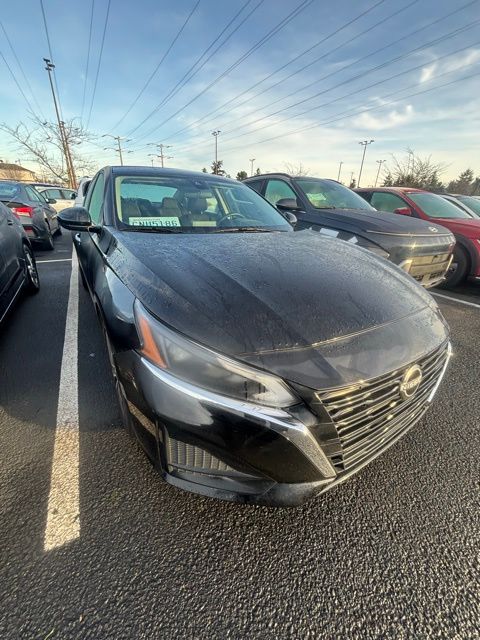2023 Nissan Altima SV's photo