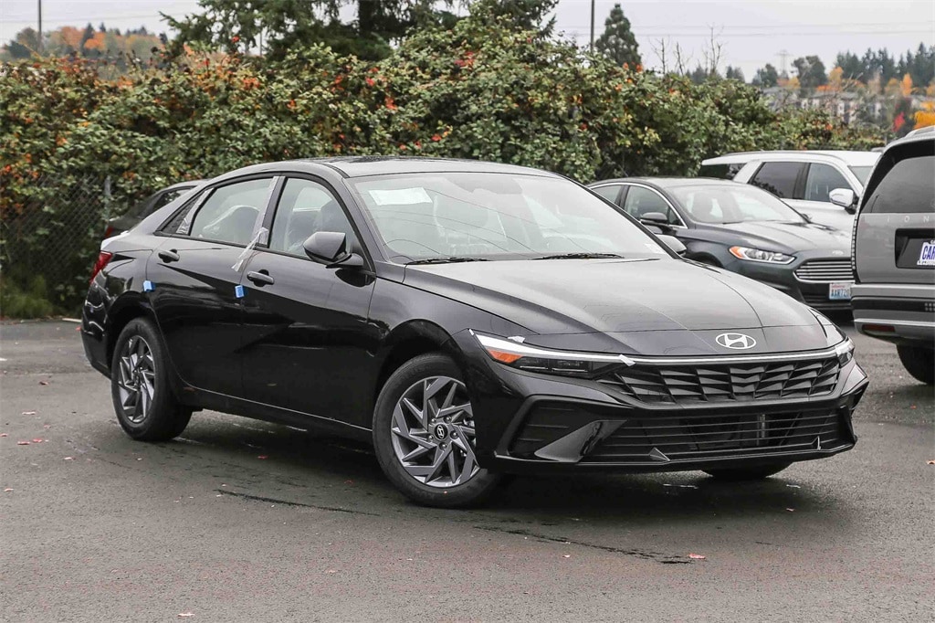 2026 Hyundai Elantra Blue's photo