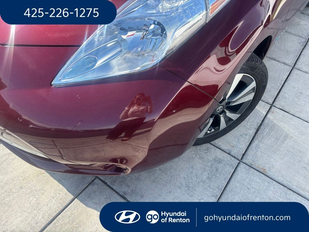 2016 Nissan Leaf SV's photo