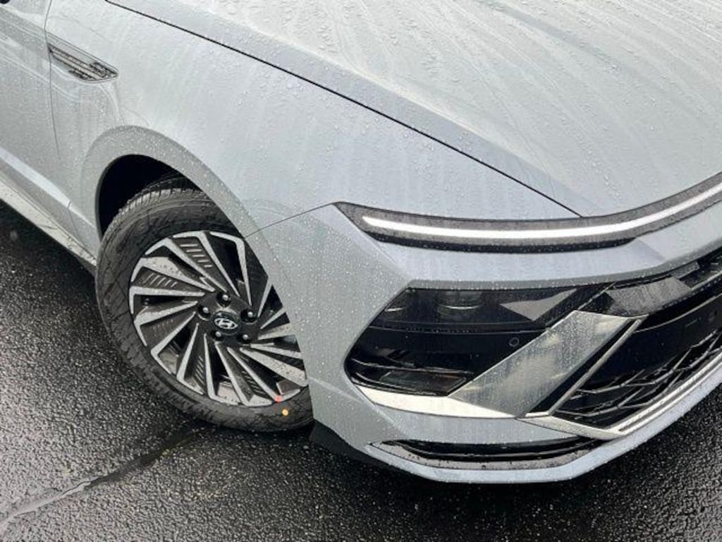 New 2026 Hyundai Sonata Hybrid Limited Sedan