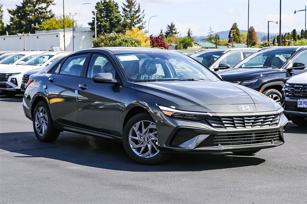 2026 Hyundai Elantra Blue's photo