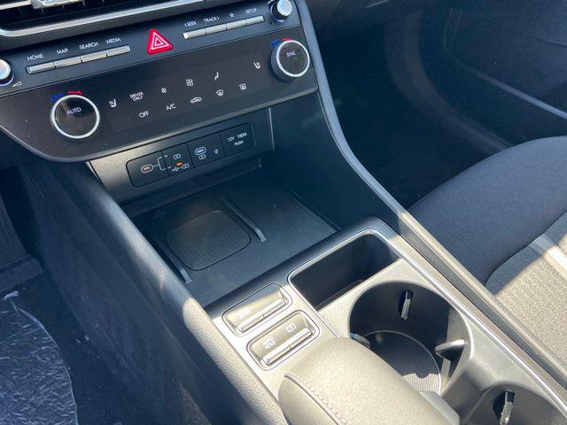 2025 Hyundai Sonata Hybrid SEL - Photo 21