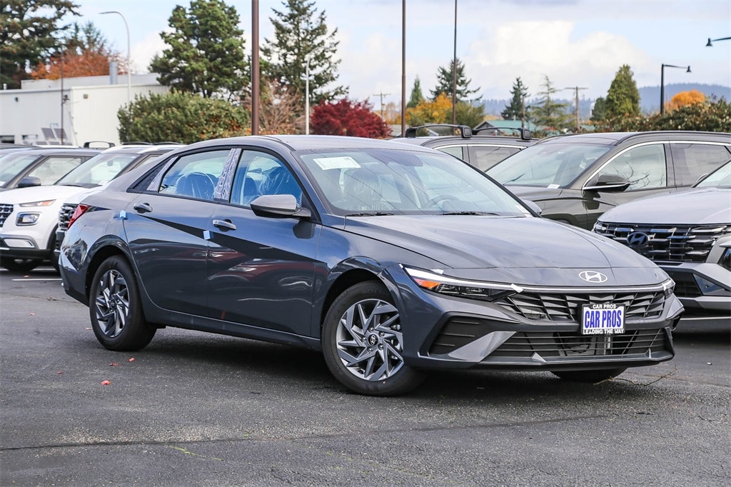 2026 Hyundai Elantra Blue's photo