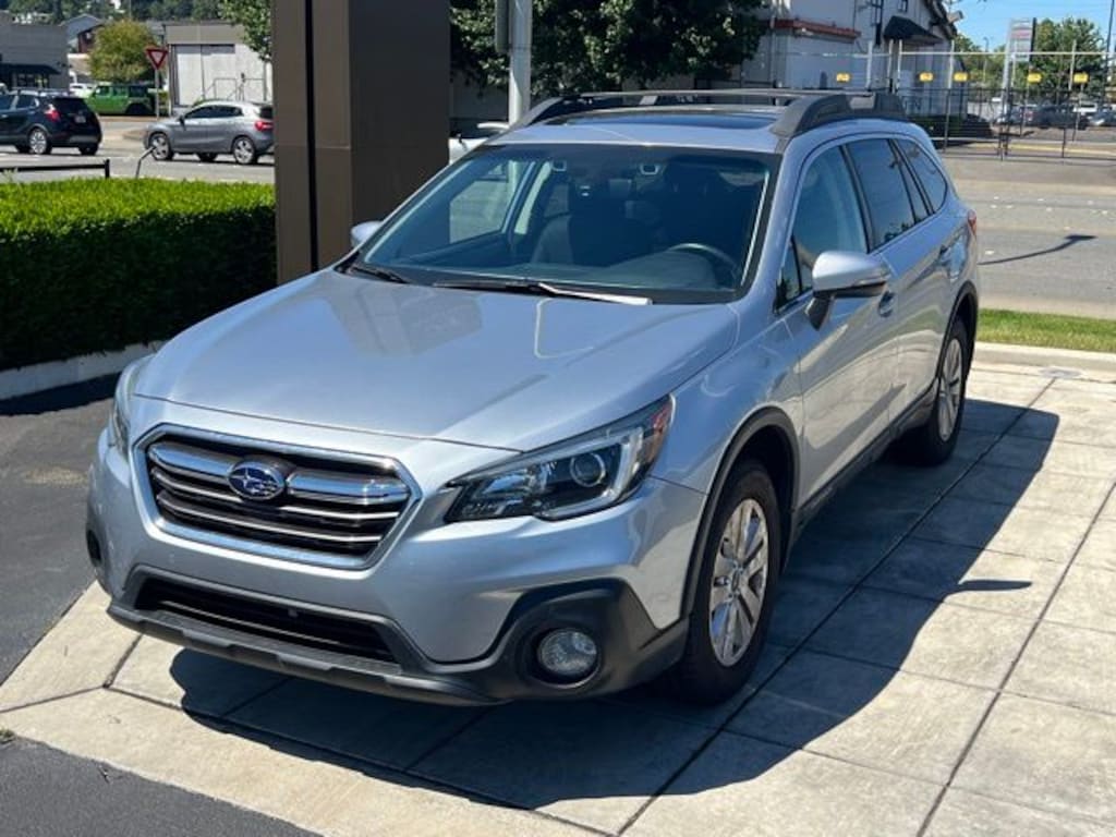 Used 2018 Subaru Outback 2.5i Premium with SUV