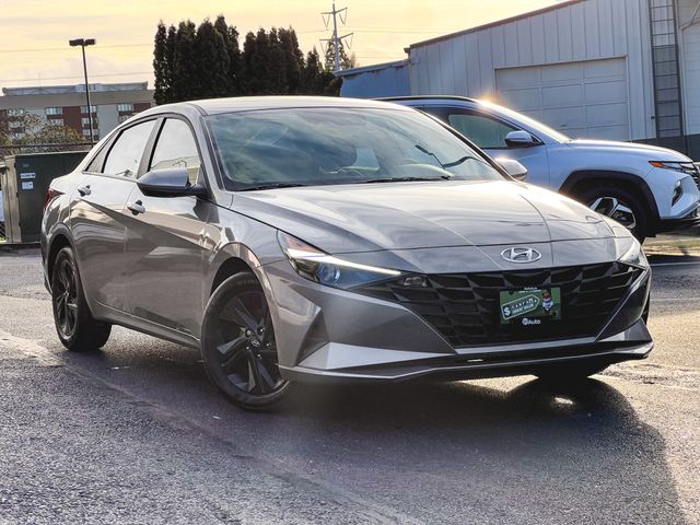 2023 Hyundai Elantra SEL's photo