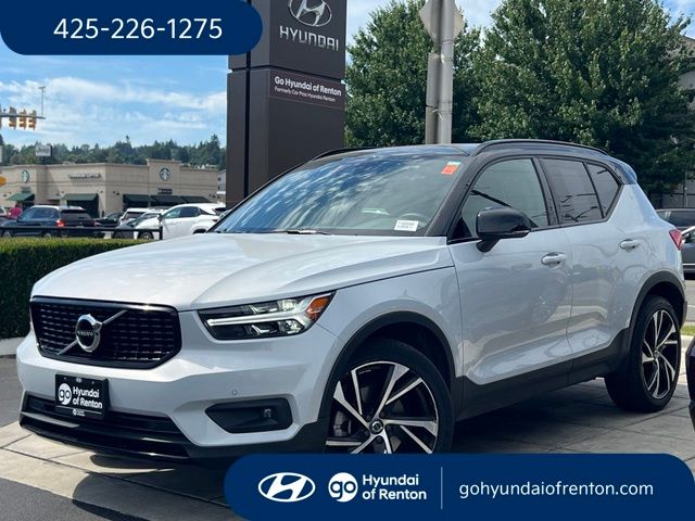 2020 Volvo XC40 T5 R-Design AWD's photo
