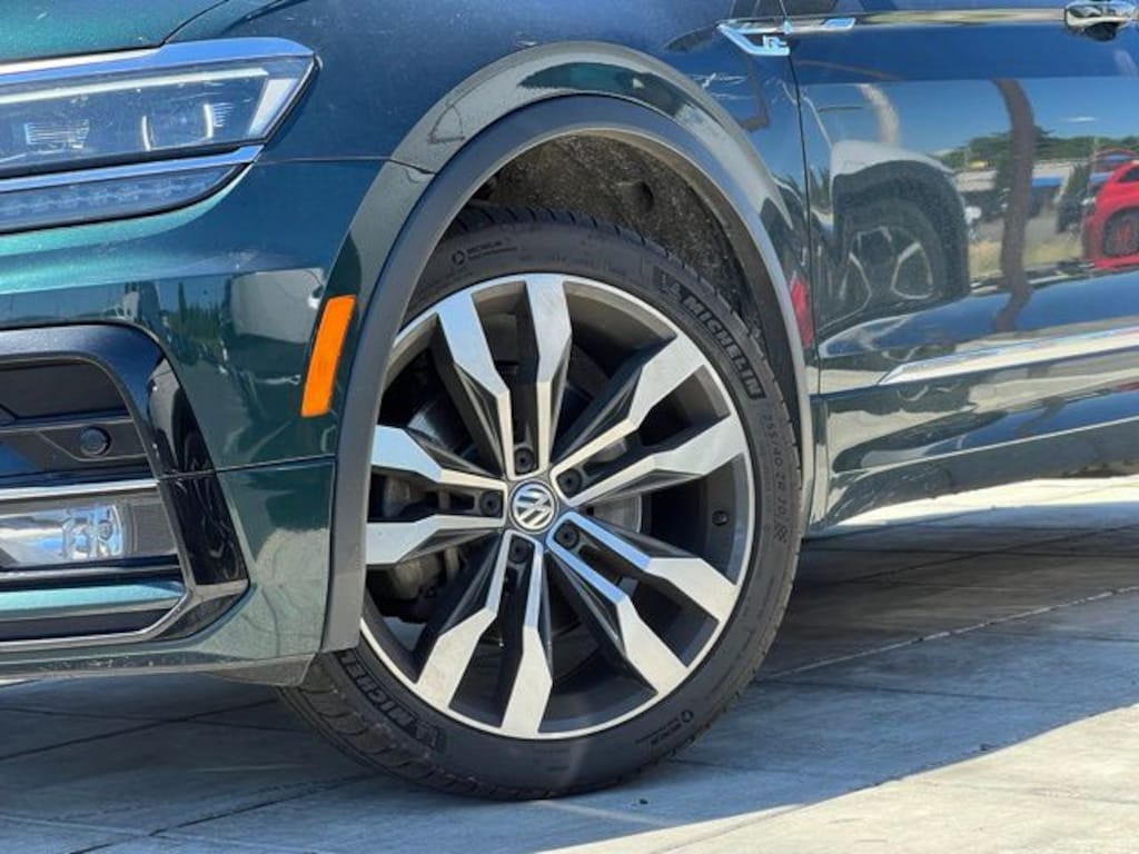 Used 2018 Volkswagen Tiguan 2.0T SEL Premium 4MOTION SUV