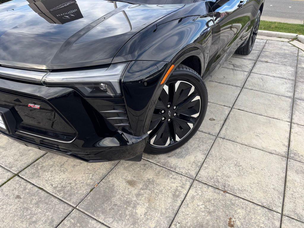 Used 2024 Chevrolet Blazer EV RS with VIN 3GNKDCRJXRS167327 for sale in Renton, WA