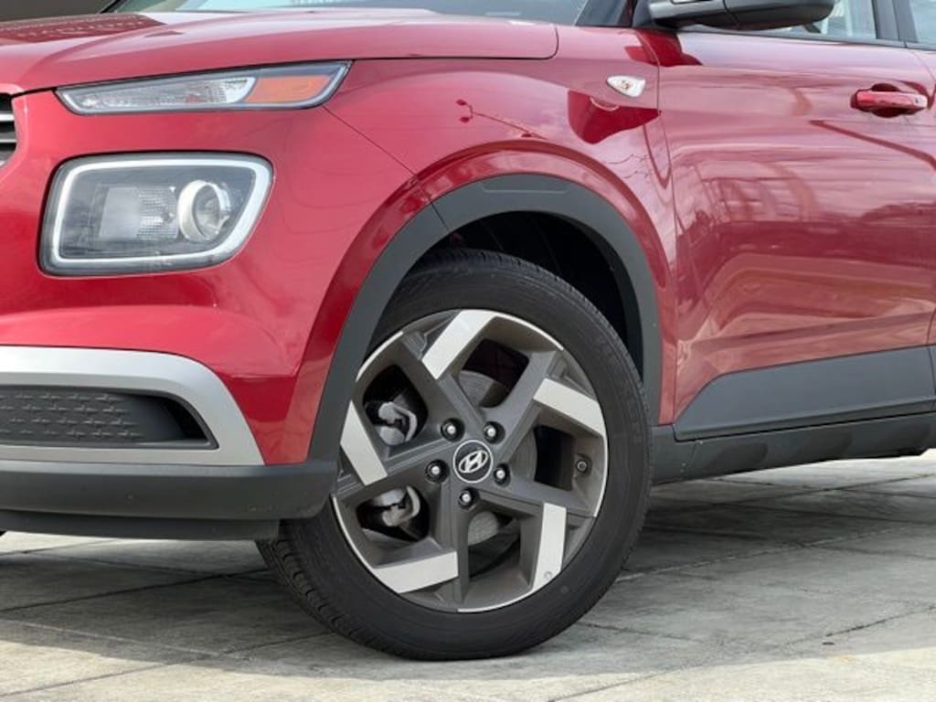 Certified 2025 Hyundai Venue SEL SUV