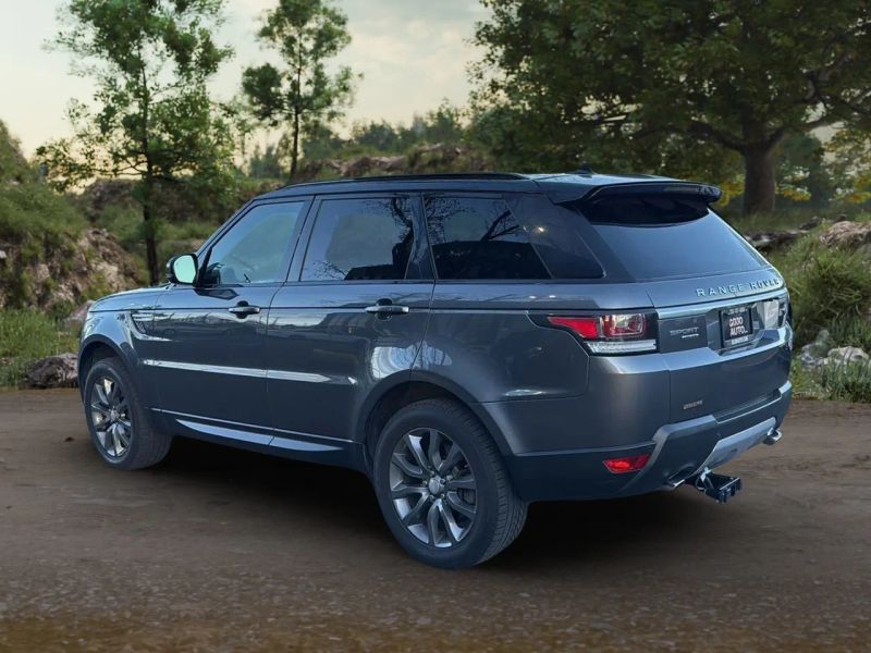 2016 Land Rover Range Rover Sport HSE photo 3