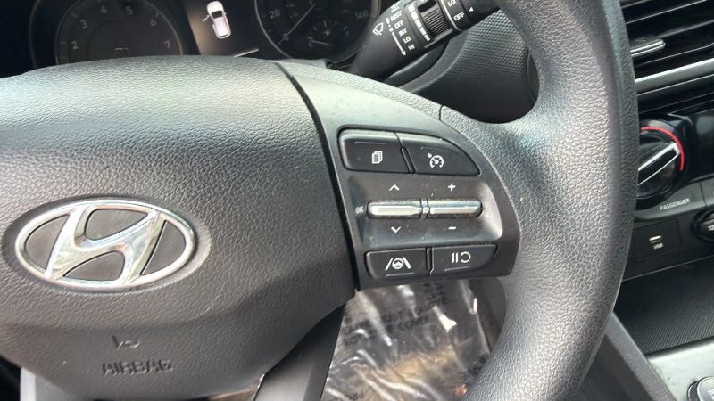 2022 Hyundai Kona SE - Photo 18